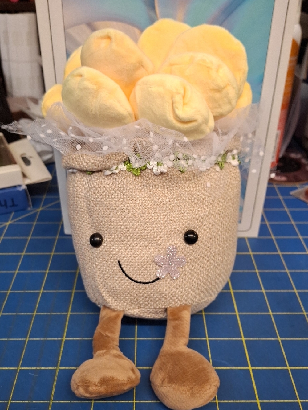 Smiling Plush Flower Pot with Yellow Blooms Approx 3x7x4 New